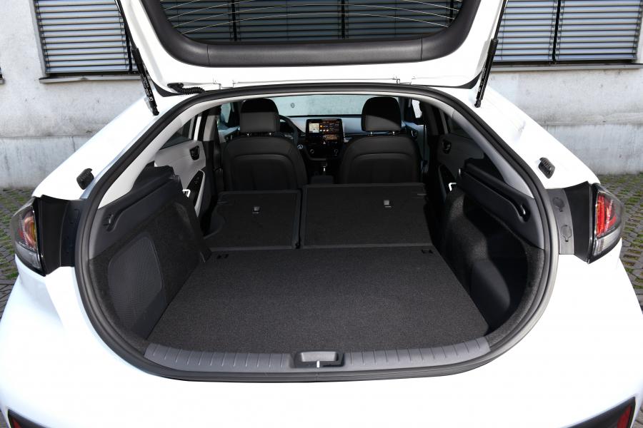 Багажник Hyundai IONIQ plug-in (AE) 2019 года  (WW) (фото 30 из 45)